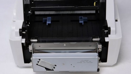 Impresora de código de barras con cortadora automática: Corte eficiente para aumentar la producción